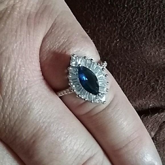 3 CT Natural Blue Sapphire & Topaz ring Size 7 - Picture 2 of 3